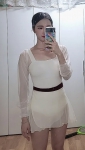 とても繊細で、美しく体のラインを引き立ててくれます。大好きです！