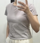 しっとりとした生地で伸縮性があり、快適に着用できます。