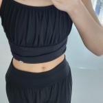 とても綺麗です！！全体的なシアリングが素晴らしいアクセントになっていて、ブラックカラーが完璧なインパクトを与えています。...