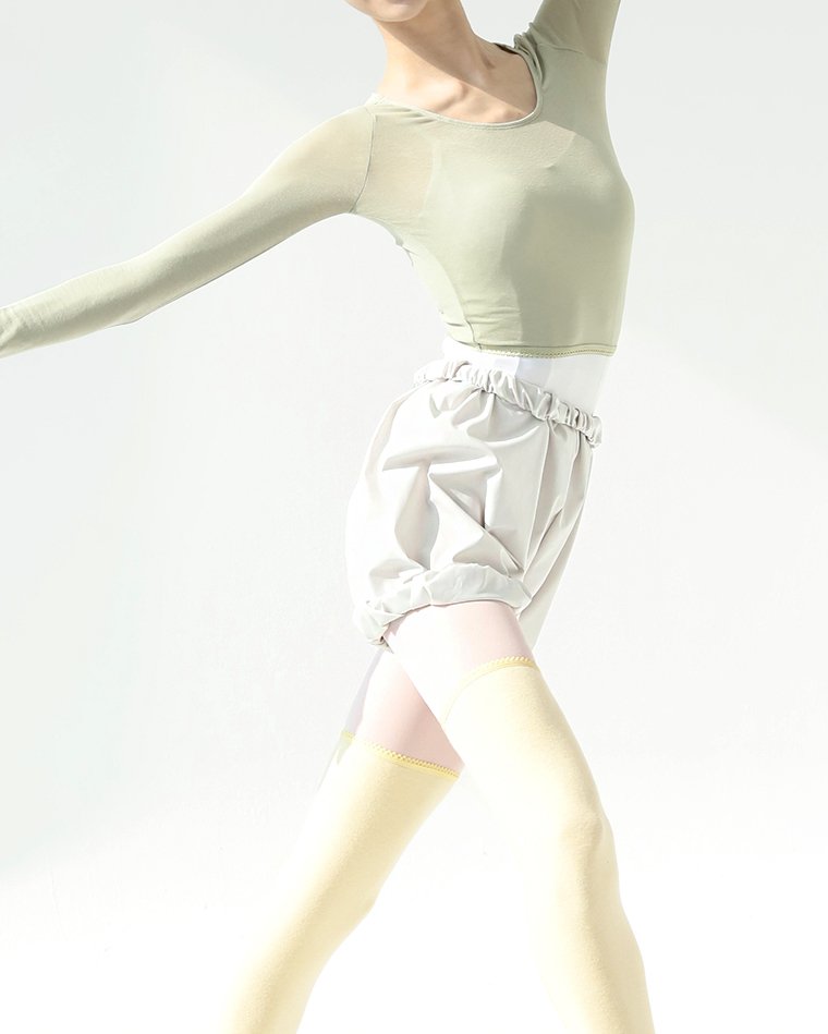 Breeze Warm-up Shorts  [igloo white]