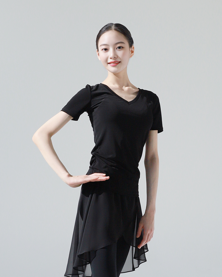 ブイネック半そで-2 colors [V neck Tee Short-sleeve-2 colors] Korea